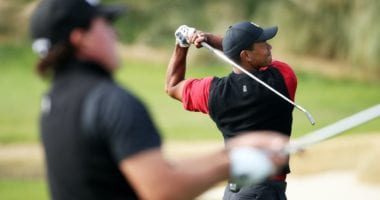 Woods Mickelson betting