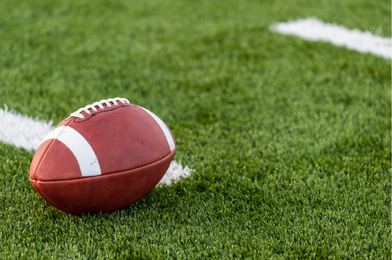 A step-by-step guide on how to bet parlays in college football bowl betting.